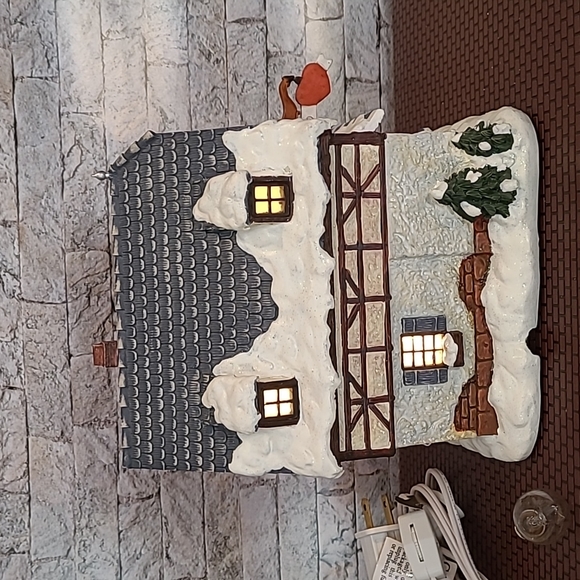 2003 Hawthorne Village "Made With Love Bakery" Christmas Series - Picture 9 of 13